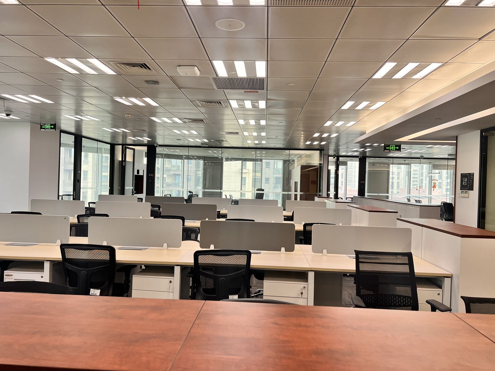 上海平安大厦815平米办公室出租-租金价格4.50元/m&sup2;/天